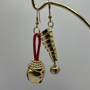🛍️✨Two Pairs of CHRISTMAS Earrings